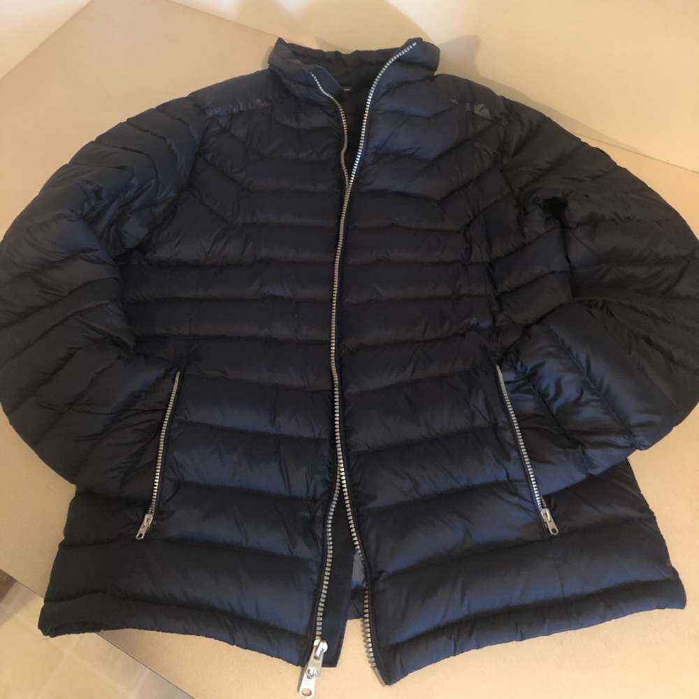 Men’s Abercrombie navy blue down jacket Size M